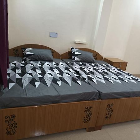 Anant Paying Guest House Ayodhya Екстериор снимка