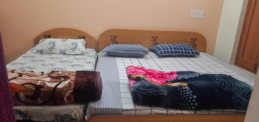 Anant Paying Guest House Ayodhya Екстериор снимка