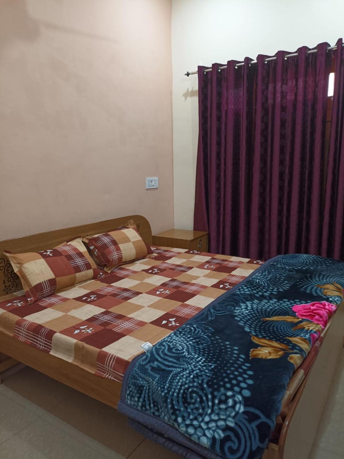 Anant Paying Guest House Ayodhya Екстериор снимка