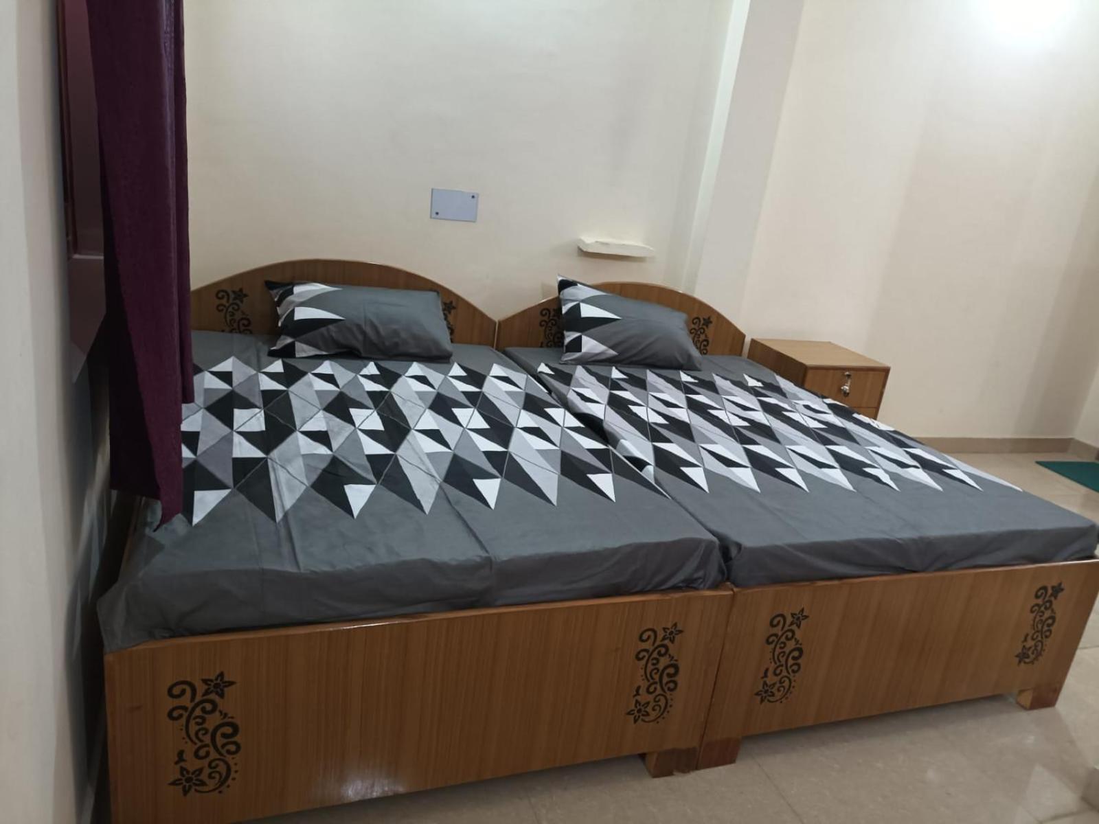 Anant Paying Guest House Ayodhya Екстериор снимка