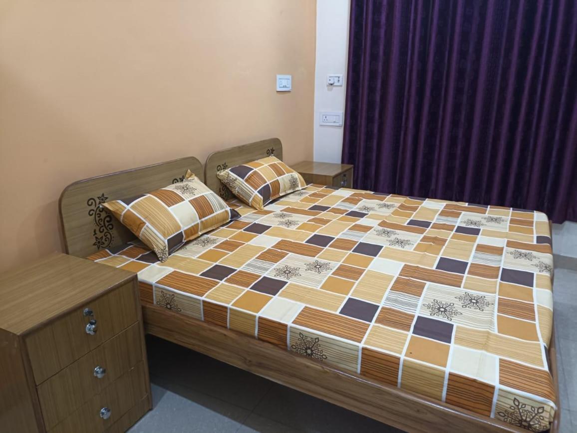 Anant Paying Guest House Ayodhya Екстериор снимка